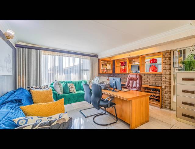 6 BEDROOM HOUSE FOR SALE IN ROBIN HILLS